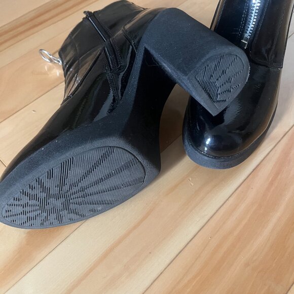 ✨ Aldo Patent Leather Booties – Size 8 – Sleek & Chic - Picture 4 of 5